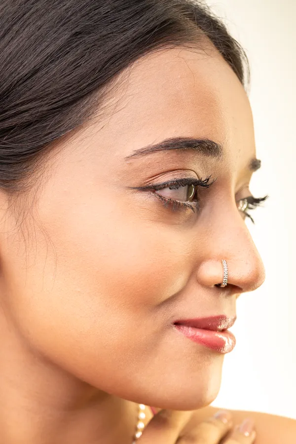 Silver_White_Sparkle_Nose_Pin_Silver