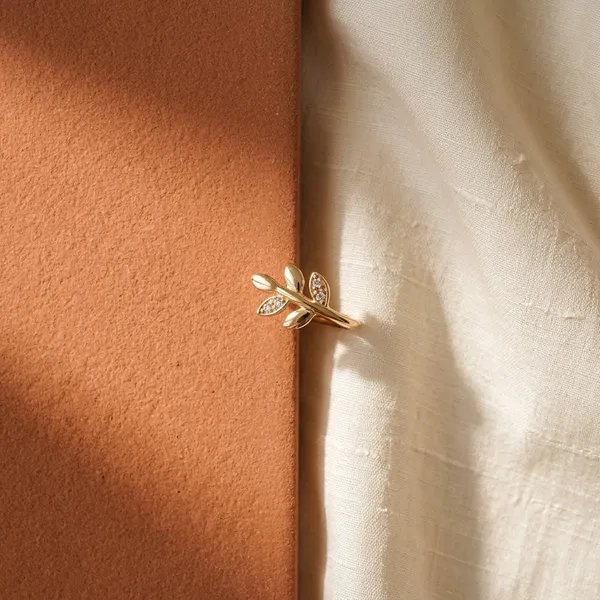 Enchanted_Leaf_Nose_Pin
