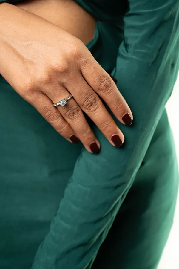 Radiant_Halo_Chain_Ring