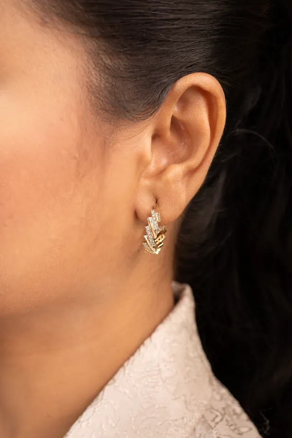 Golden_Radiance_Crawler_Earrings