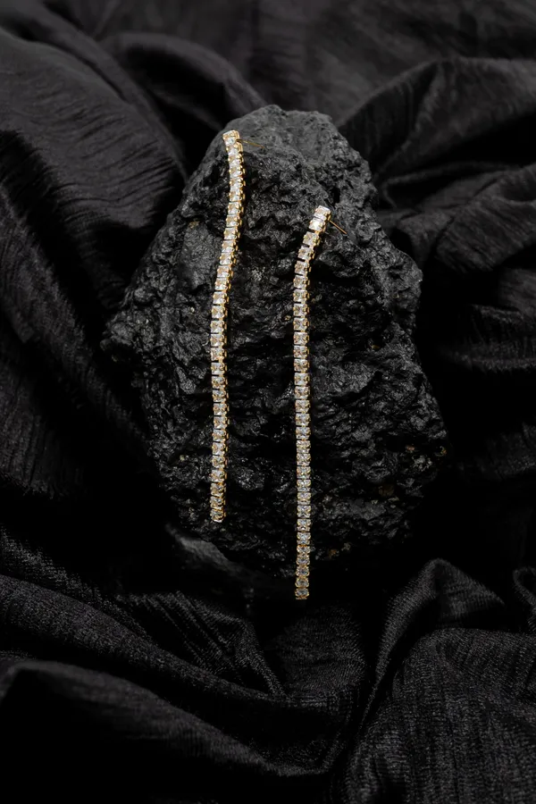 Crystal_Cascade_Linear_Drop_Earrings