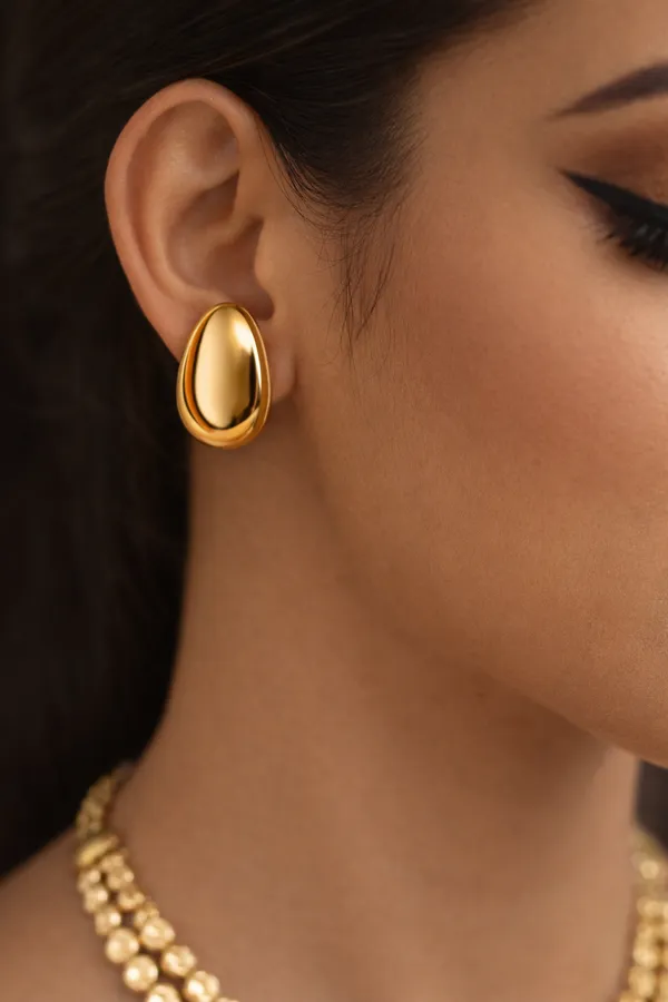 Luxe_Oval_Gold_Gold_Studs