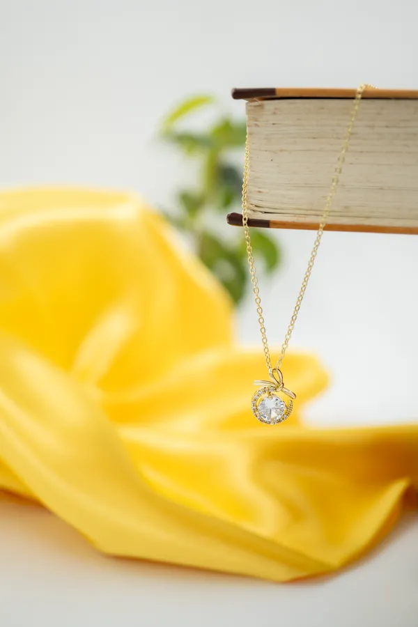 Celestia_Solitaire_Pendant