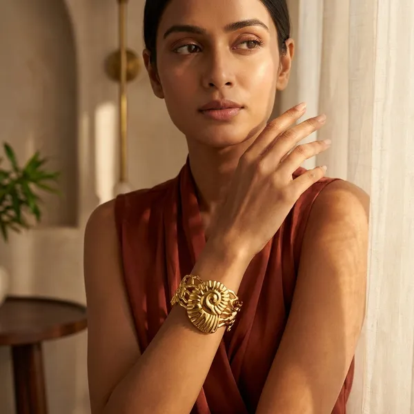Golden_Seashell_Statement_Cuff_Kada