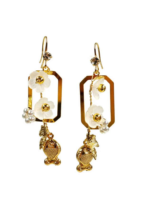 Elegant_Floral_Charm_Drop_Earrings