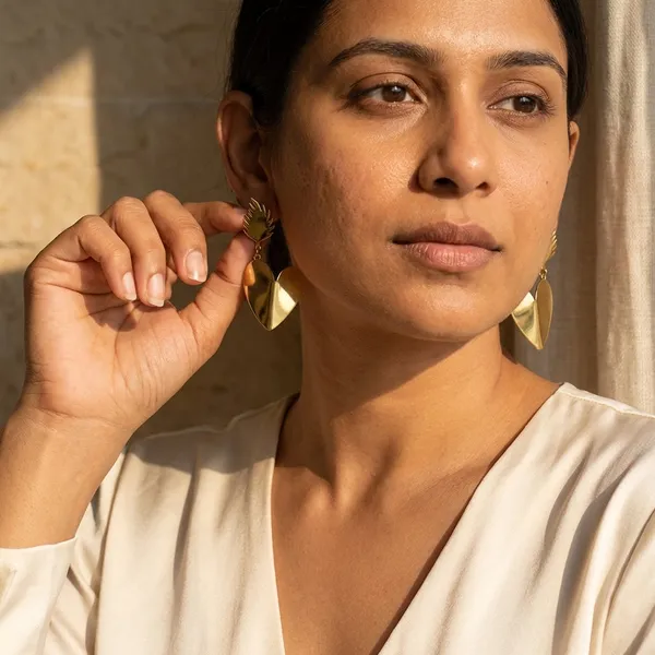 Dual_Tone_Leaf_Heart_Drop_Earrings