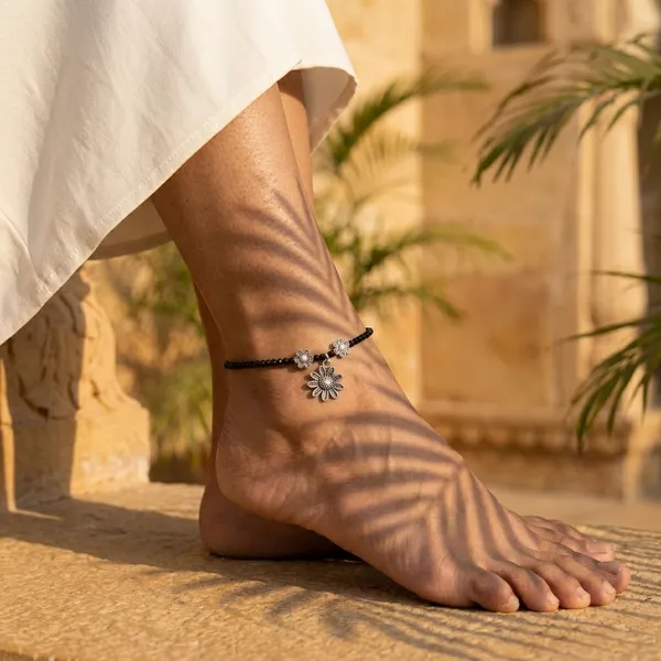 Black_Beaded_Floral_Charm_Anklet