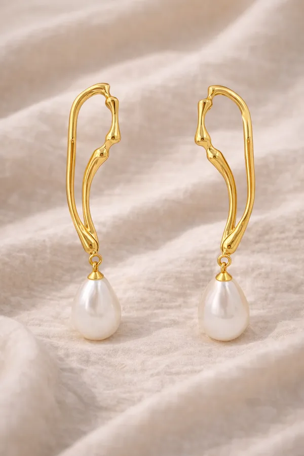 Golden_Curve_Pearl_Earrings