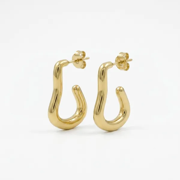 Minimal_Gold_Dangling_Earrings