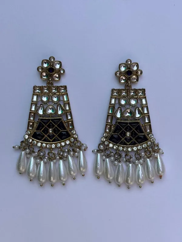 Black_&_Silver_Meenakari_Kundan_Bell_Jhumka_Earrings_For_Women