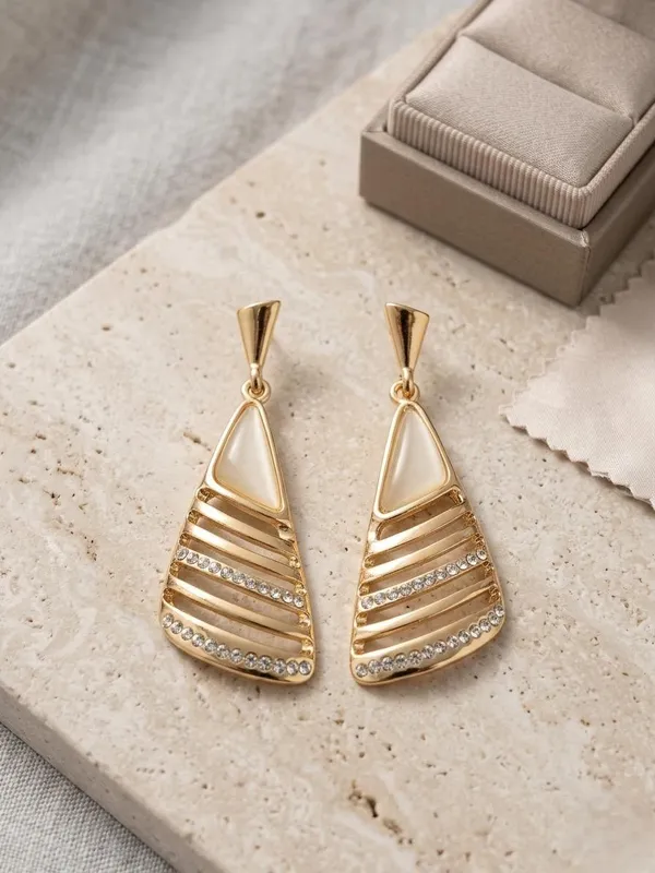 White_and_Golden_Hanging_Earings