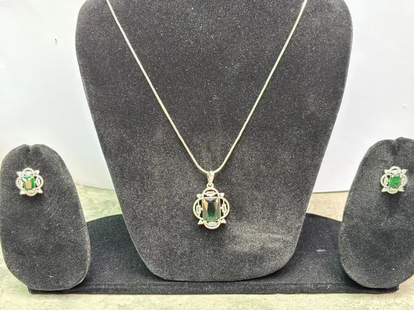 Golden_&_Green_Copper_Alloy_American_Diamond_Pendant_Set_For_Women