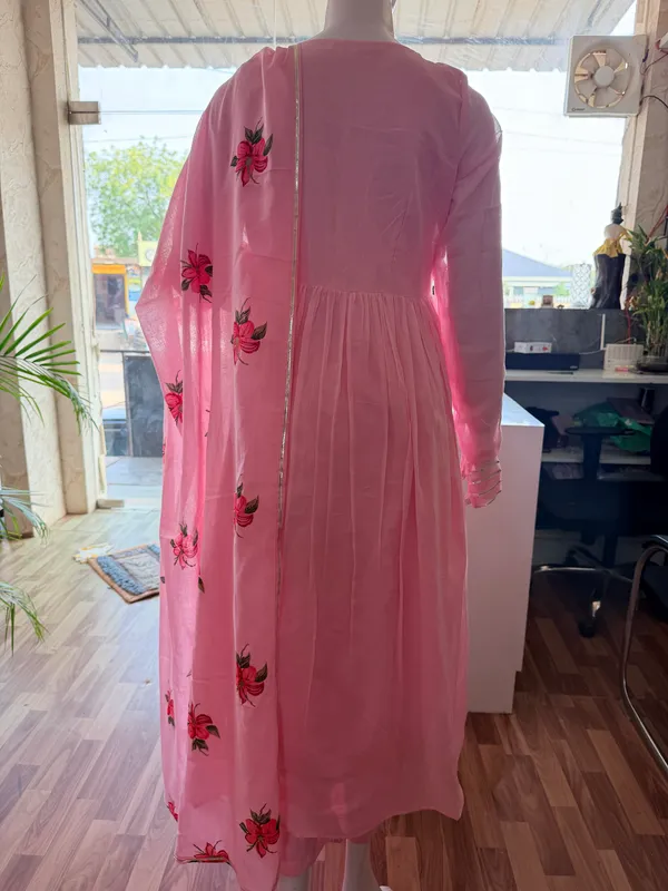 Pink_Elegant_Design_Anarkali_Pant_Kurti_3_Pcs_Set_For_Women