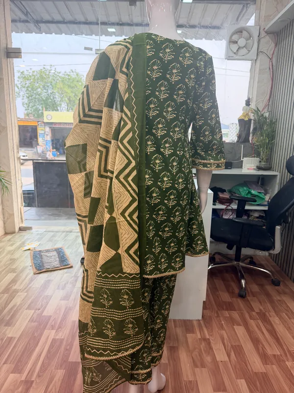 Green_Elegant_Design_Farsi_Pant_With_A_Line_Kurti_Dupatta_For_Women