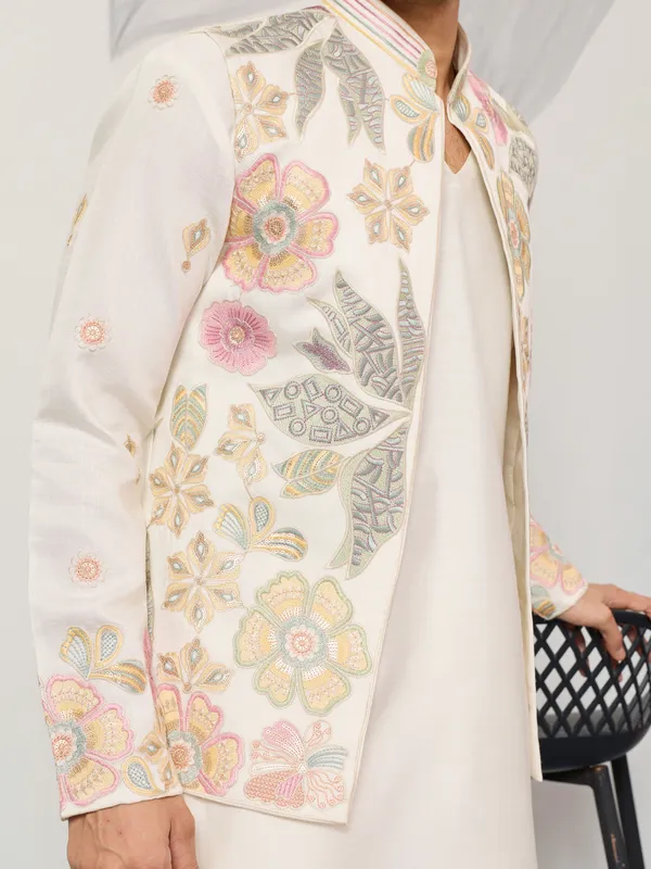 Ivory_Jacquard_Silk_Embroidered_Kurta_Pajama_Jacket_Set_For_Men