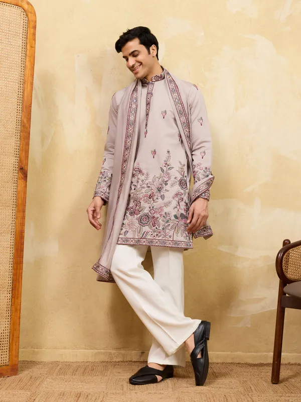Mauve_Silk_Blend_Floral_Embroidered_Kurta_Set_With_Dupatta_For_Men