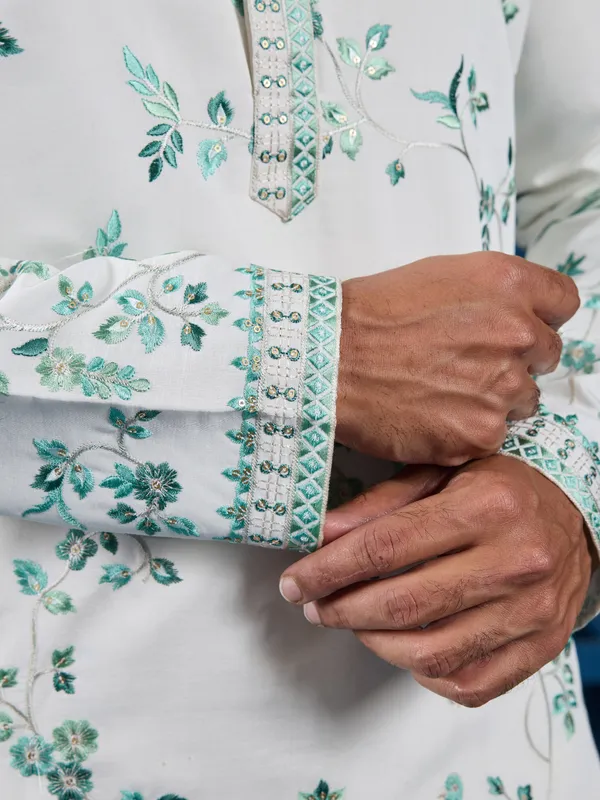 Georgette_Cotton_Blend_Floral_Embroidered_Kurta_Pajama_Set_For_Men