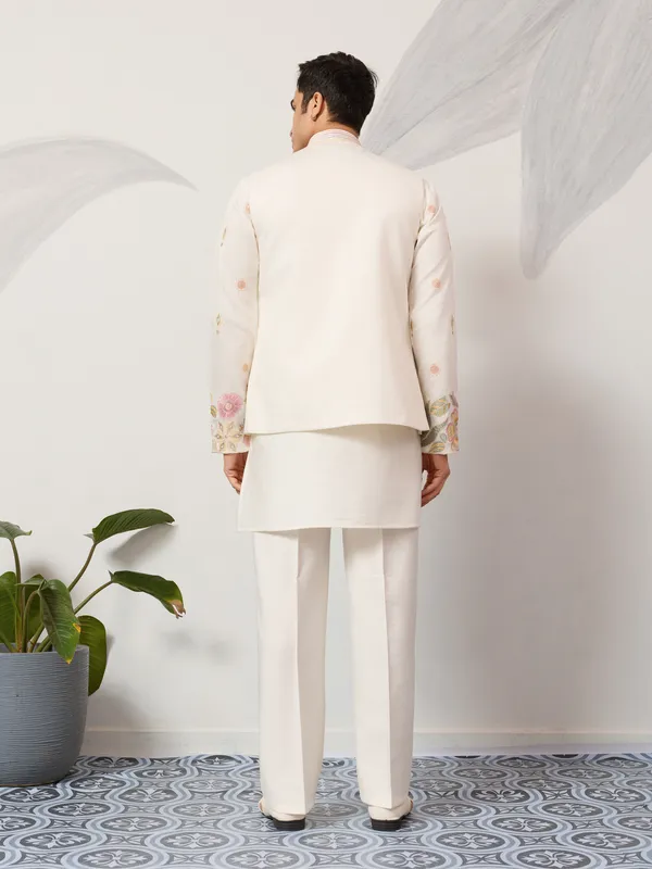 Ivory_Jacquard_Silk_Embroidered_Kurta_Pajama_Jacket_Set_For_Men