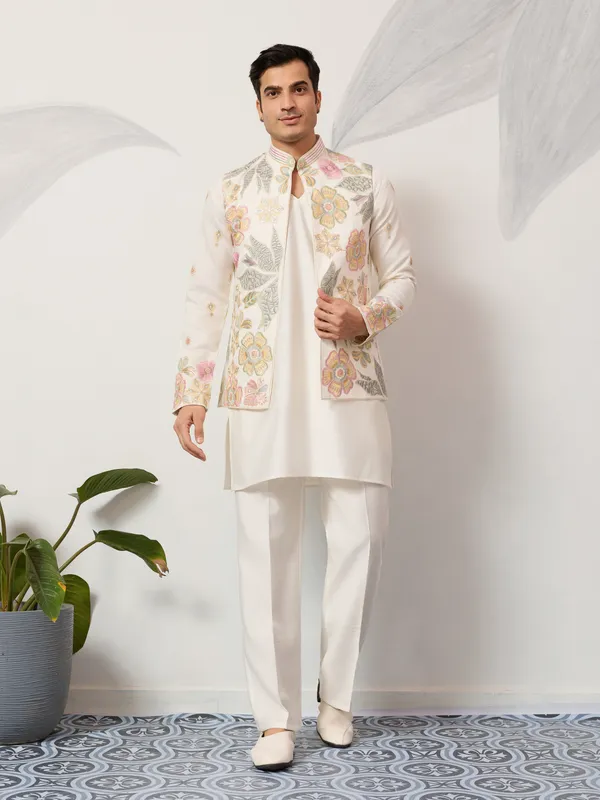 Ivory_Jacquard_Silk_Embroidered_Kurta_Pajama_Jacket_Set_For_Men