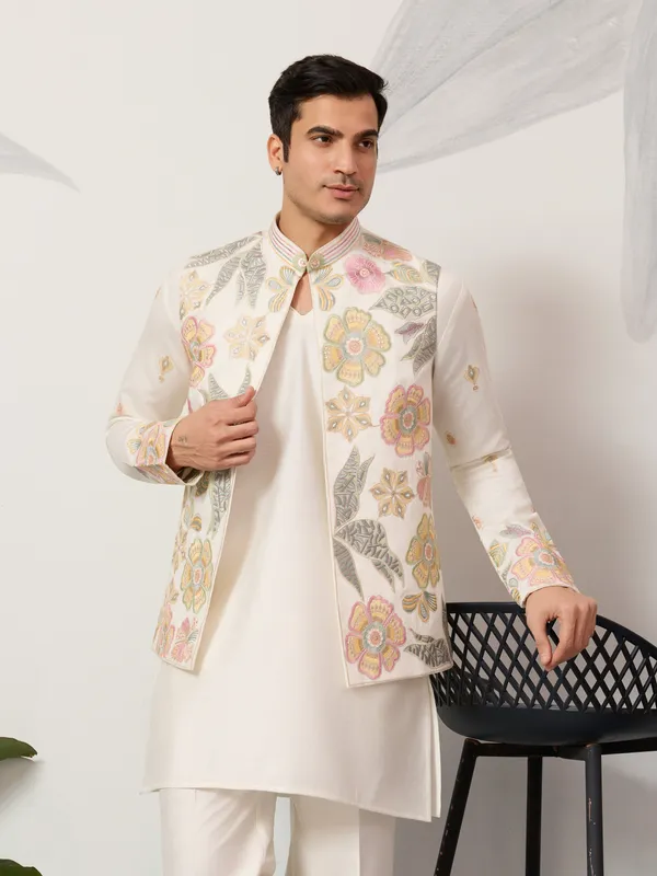 Ivory_Jacquard_Silk_Embroidered_Kurta_Pajama_Jacket_Set_For_Men
