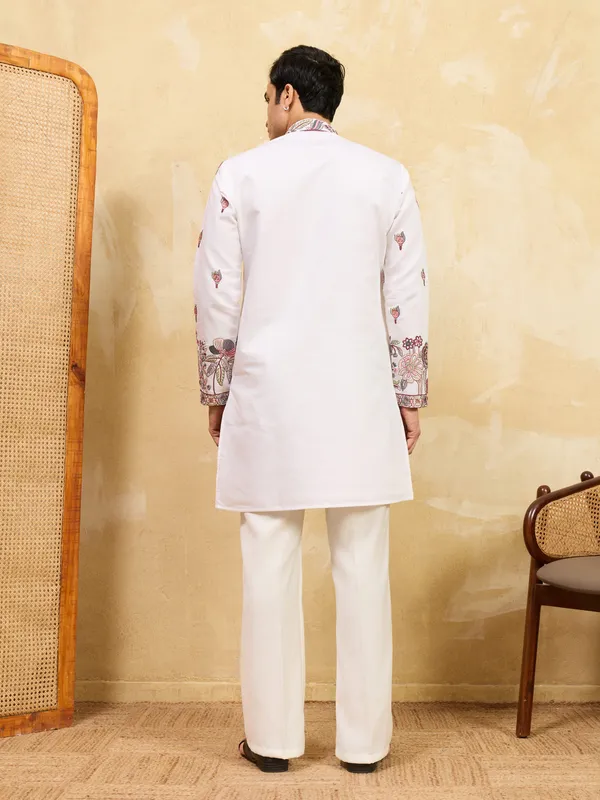 White_Jain_Cotton_Silk_Floral_Embroidered_Kurta_Set_For_Men