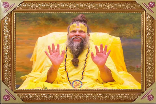 Pujya_Premanand_Ji_Maharaj_Divine_Blessing_Premium_Golden_Framed_Portrait