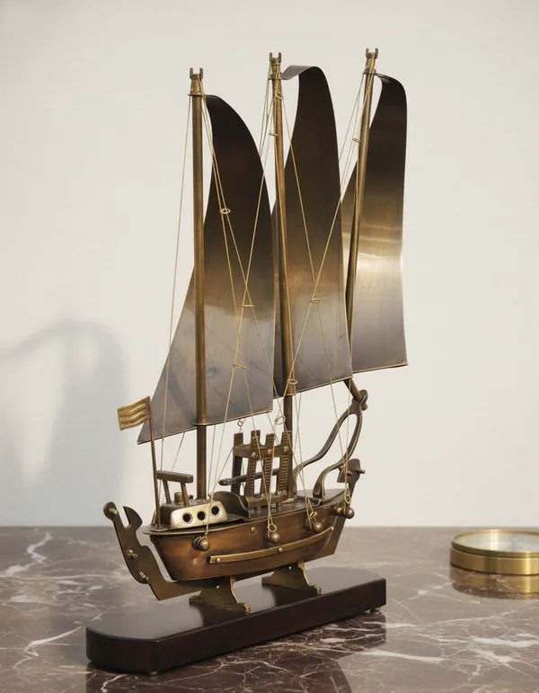 Am_Home_Decor_Decorative_Showpiece_-_30_cm_(Metal,_Multicolor)