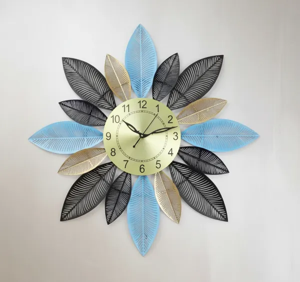 Amhomedecor_Analog_50_cm_X_50_cm_Wall_Clock_(Multicolor,_Without_Glass,_Standard)