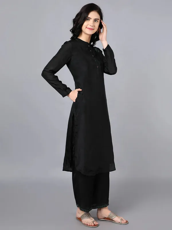 Black_Cupro_Silk_Chanderi_Hand_Embroidered_Kurta_Set_For_Women