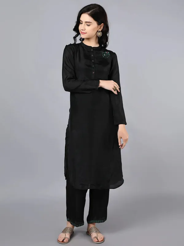 Black_Cupro_Silk_Chanderi_Hand_Embroidered_Kurta_Set_For_Women