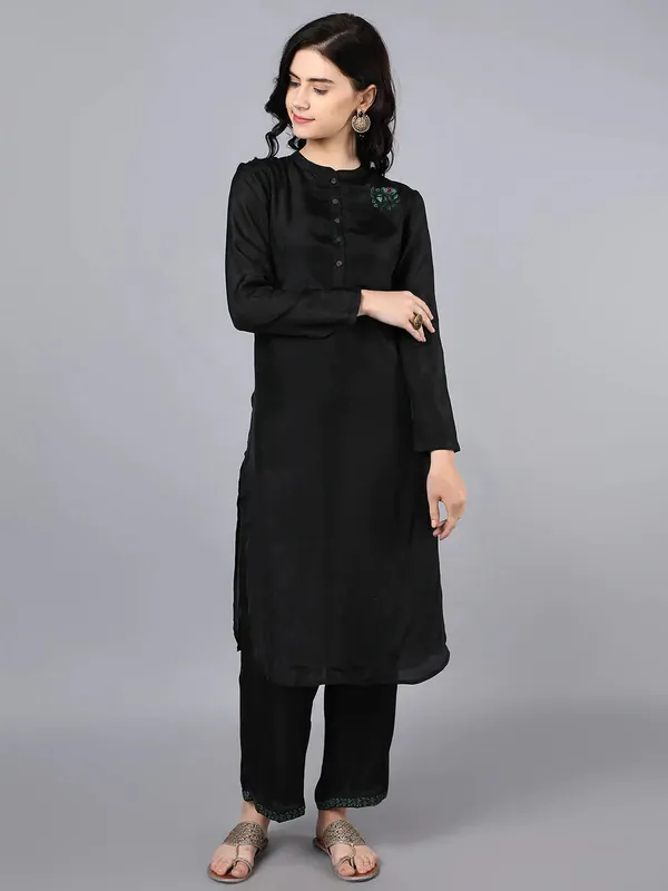 Black_Cupro_Silk_Chanderi_Hand_Embroidered_Kurta_Set_For_Women