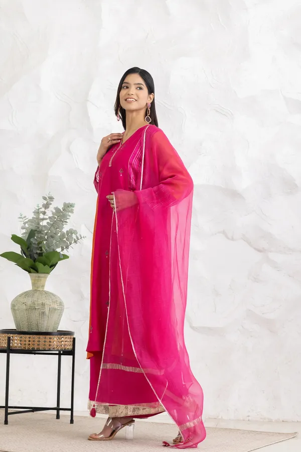 Magenta_Kota_Mukaish_Work_Dupatta_For_Women