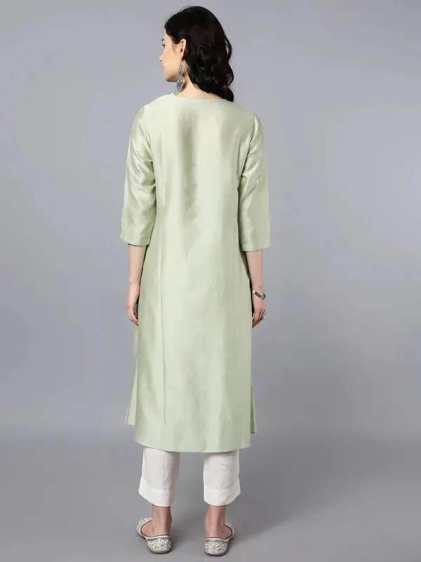 Green_Cupro_Silk_Velvet_Embroidered_Kurta_For_Women
