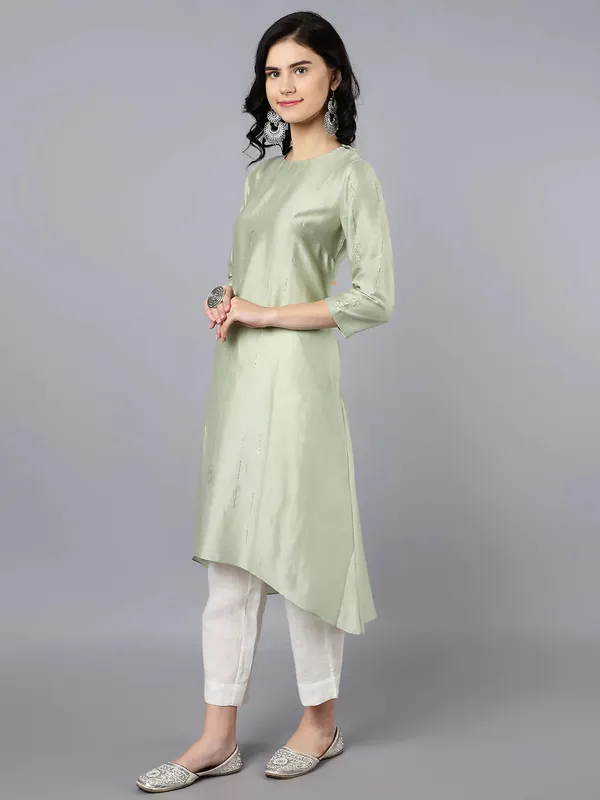 Green_Cupro_Silk_Velvet_Embroidered_Kurta_For_Women