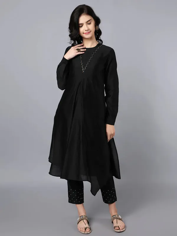 Black_Cupro_Silk_Chanderi_Asymmetric_Hand_Embroidered_Kurta_Set_For_Women
