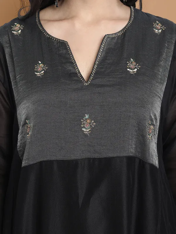 Black_Silk_Chanderi_Hand_Embroidered_Dress_For_Women