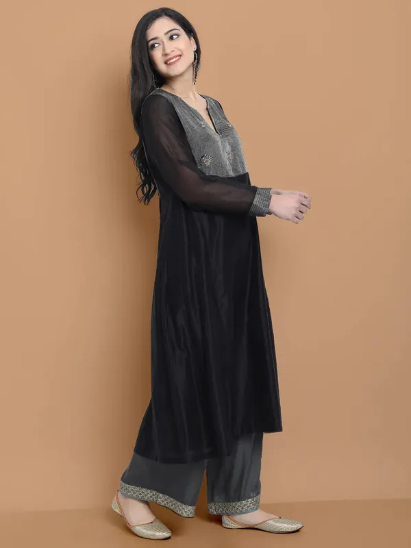 Black_Silk_Chanderi_Hand_Embroidered_Dress_For_Women