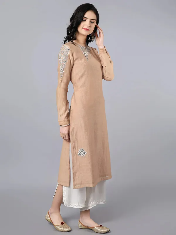 Beige_Chanderi_Silk_Resham_Badla_Embroidered_Kurta_For_Women