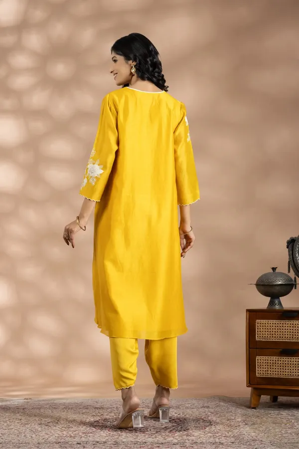 Yellow_Chanderi_Silk_Floral_Applique_Kurta_Set_For_Women
