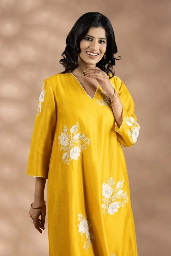 Yellow_Chanderi_Silk_Floral_Applique_Kurta_Set_For_Women