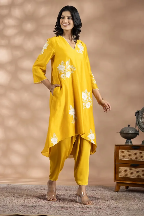 Yellow_Chanderi_Silk_Floral_Applique_Kurta_Set_For_Women