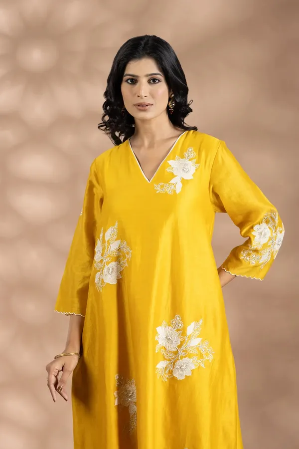 Yellow_Chanderi_Silk_Floral_Applique_Kurta_For_Women