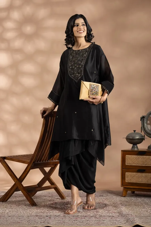 Black_Bemberg_Silk_Geometric_Embroidered_Tunic_For_Women