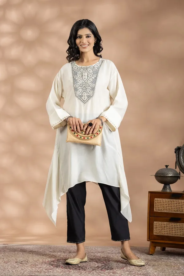 Ivory_Green_Bemberg_Silk_Geometric_Embroidered_Tunic_Set_For_Women