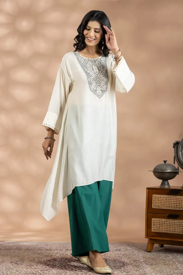 Ivory_Green_Bemberg_Silk_Geometric_Embroidered_Tunic_Set_For_Women