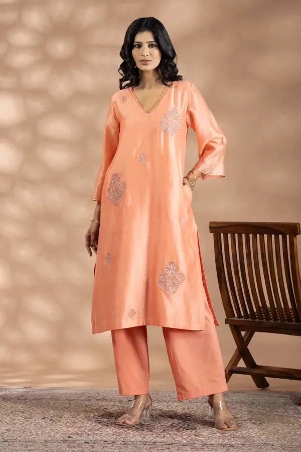 Peach_Chanderi_Silk_Floral_Beaded_Motif_Kurta_For_Women