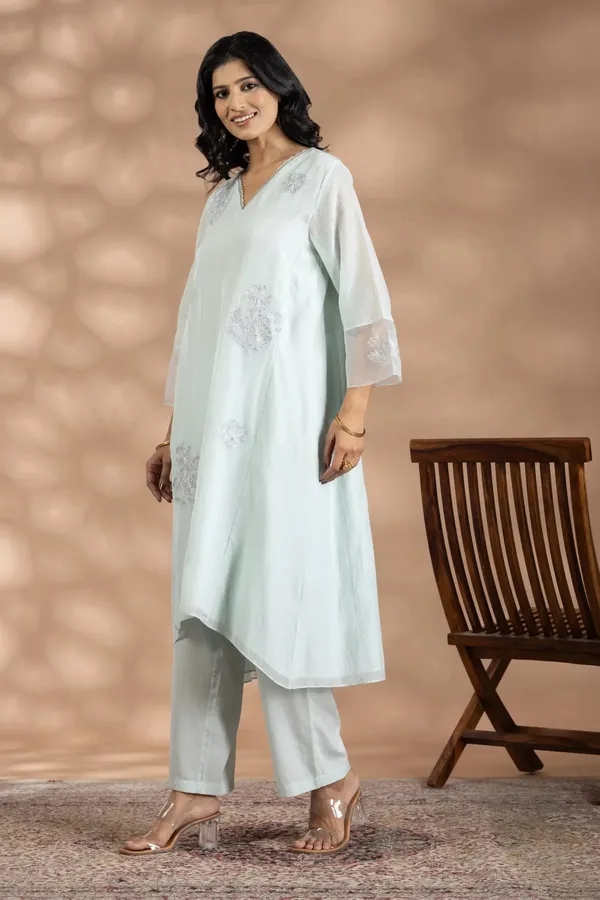Turquoise_Blue_Organza_Dobby_Zari_Embroidered_Kurta_Set_For_Women