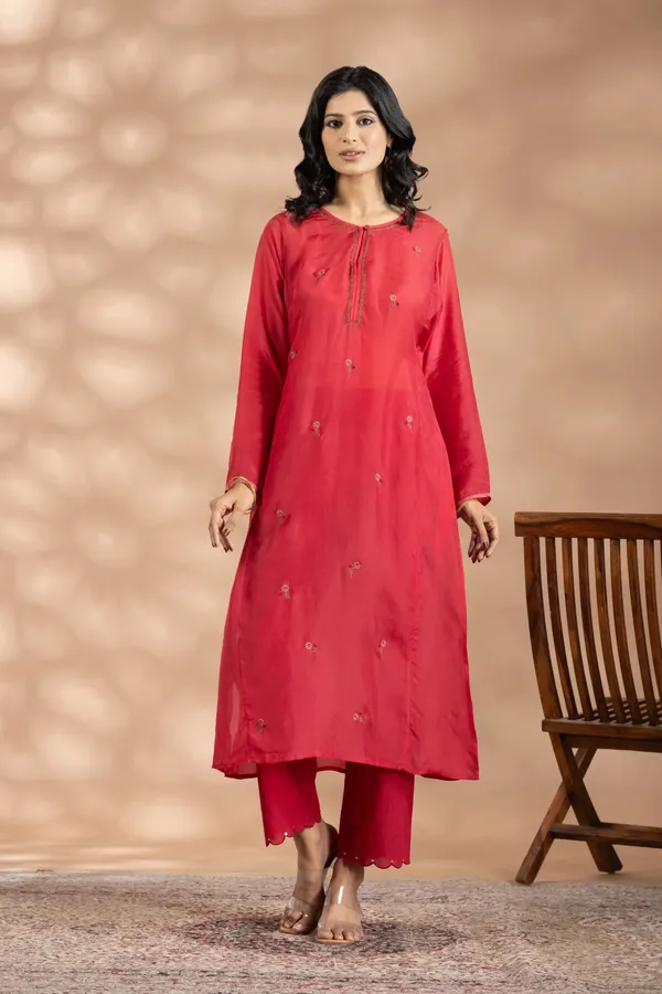 Red_Bamberg_Silk_Round_Neck_Buti_Kurta_For_Women