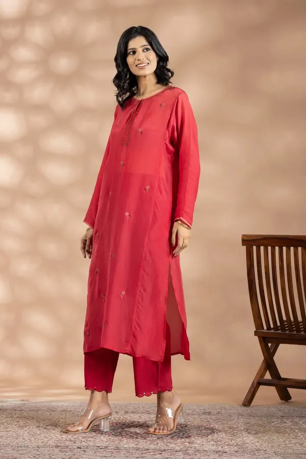Red_Bamberg_Silk_Round_Neck_Buti_Kurta_For_Women