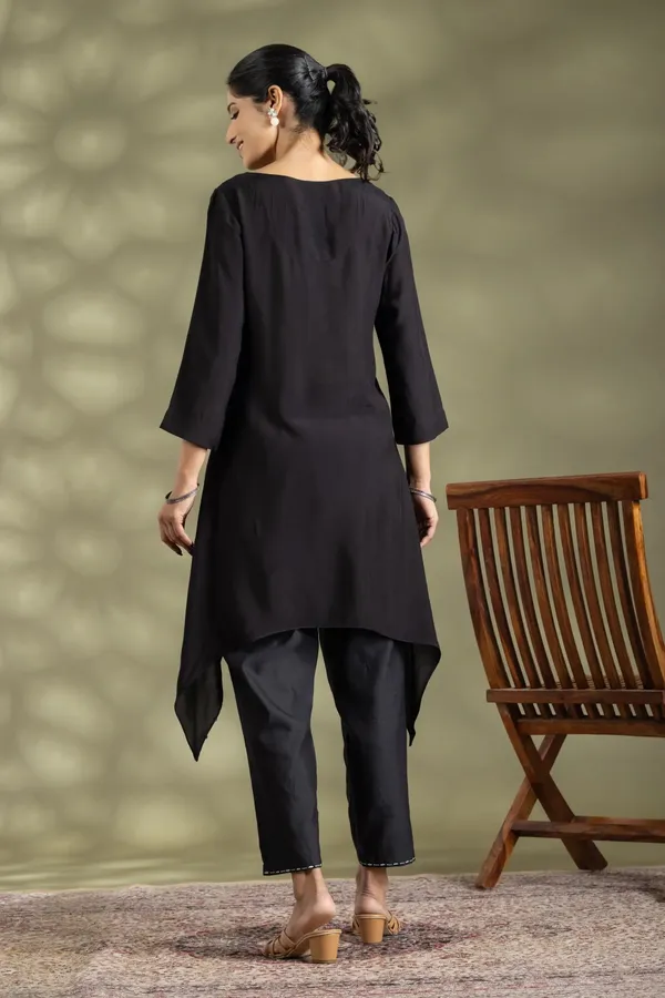 Black_Bemberg_Silk_Dori_Embroidered_Kurta_For_Women